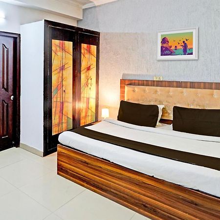 Super Hotel O Palm Dehradun Luaran gambar