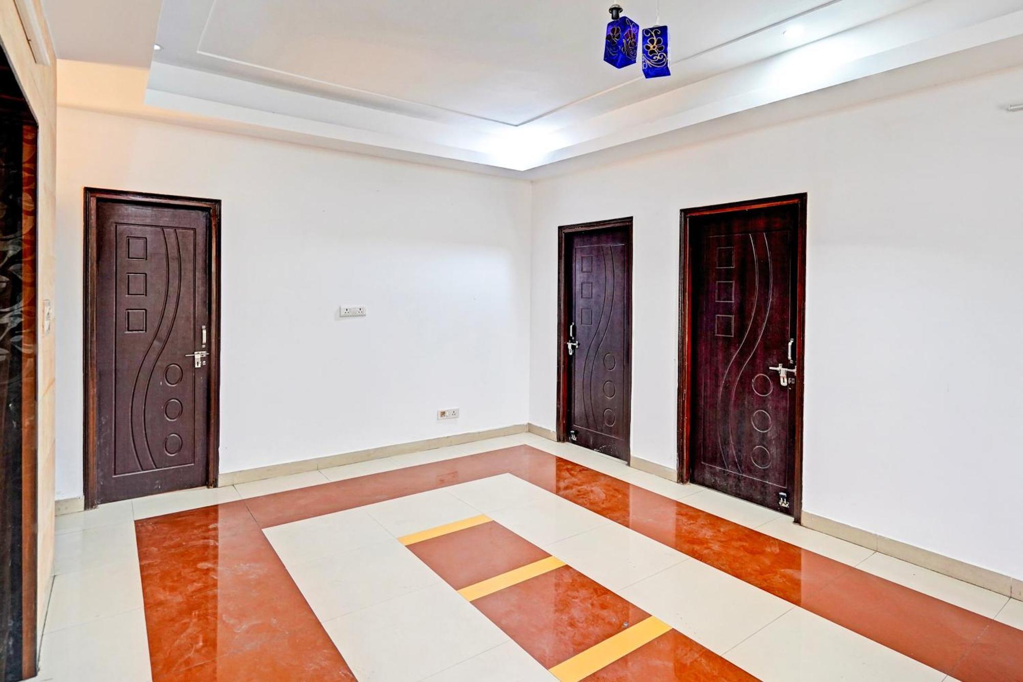 Super Hotel O Palm Dehradun Luaran gambar