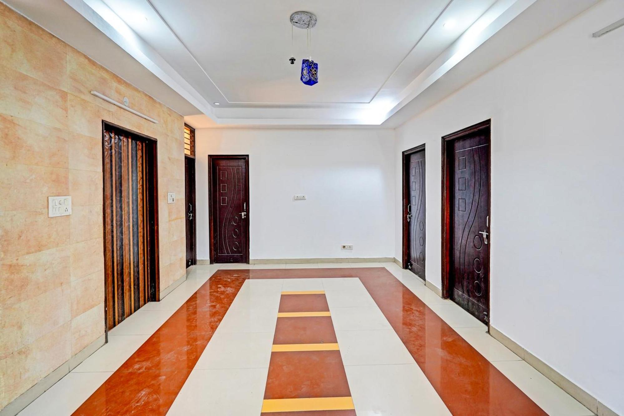 Super Hotel O Palm Dehradun Luaran gambar