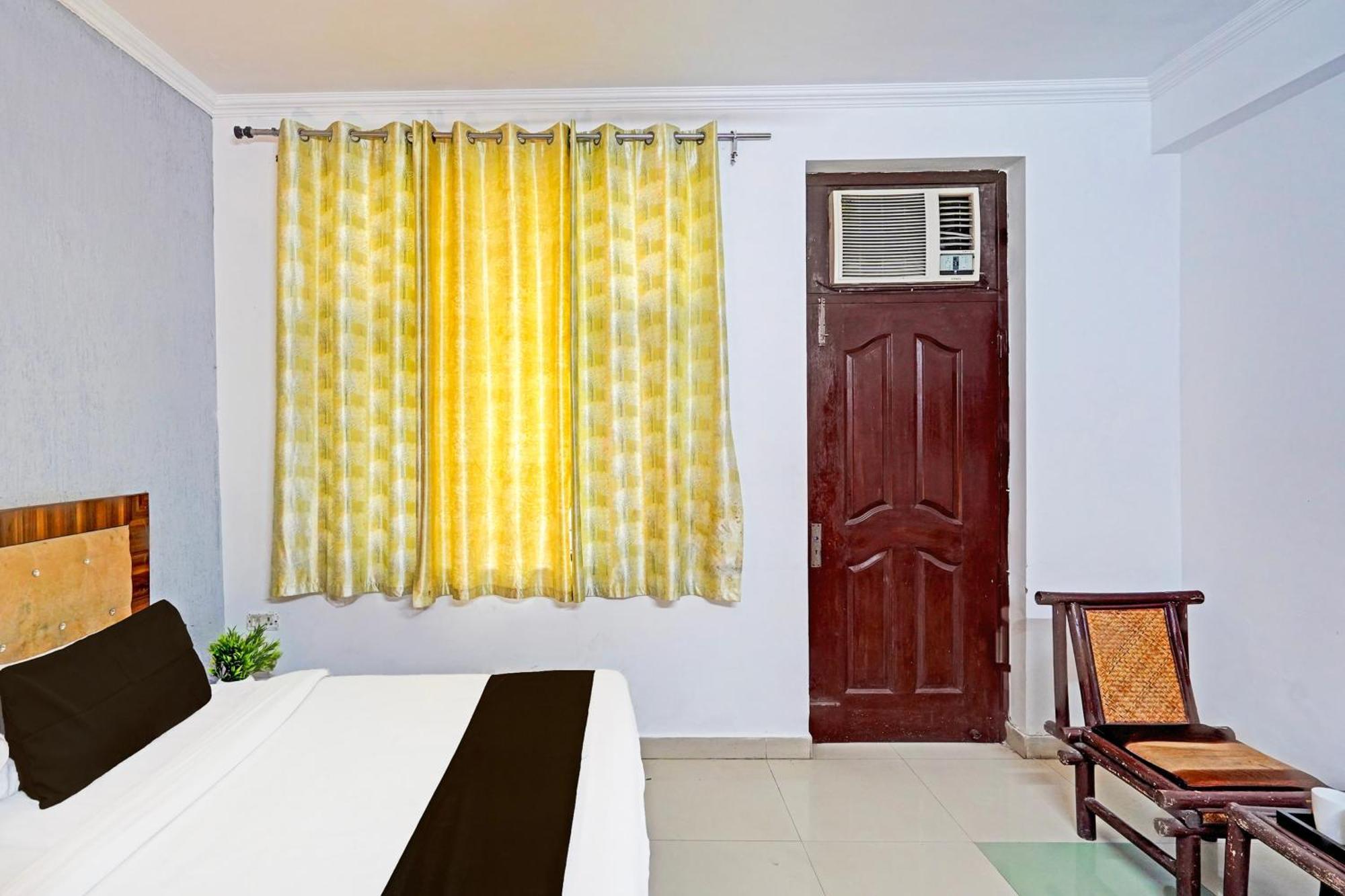Super Hotel O Palm Dehradun Luaran gambar