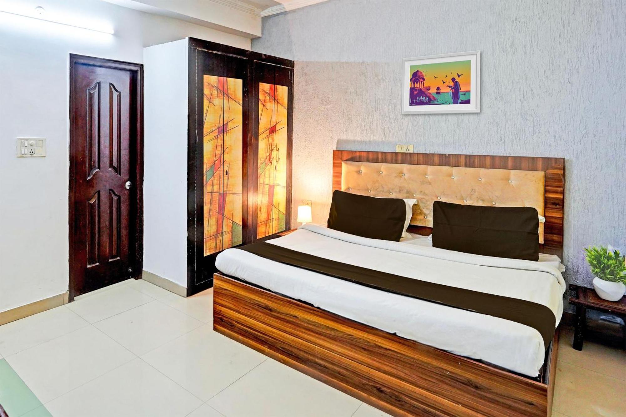 Super Hotel O Palm Dehradun Luaran gambar